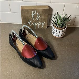 BCBG eneration black flats size 6.5